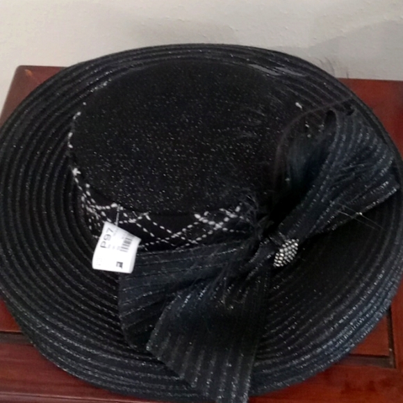 Hat - Picture 1 of 1